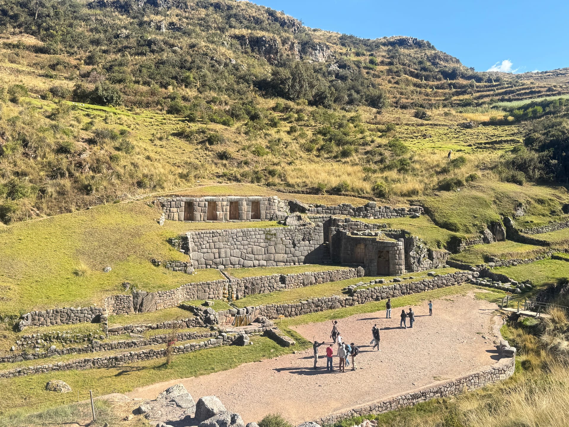 Terrasses et murs de pierre du site inca de Tambomachay près de Cusco