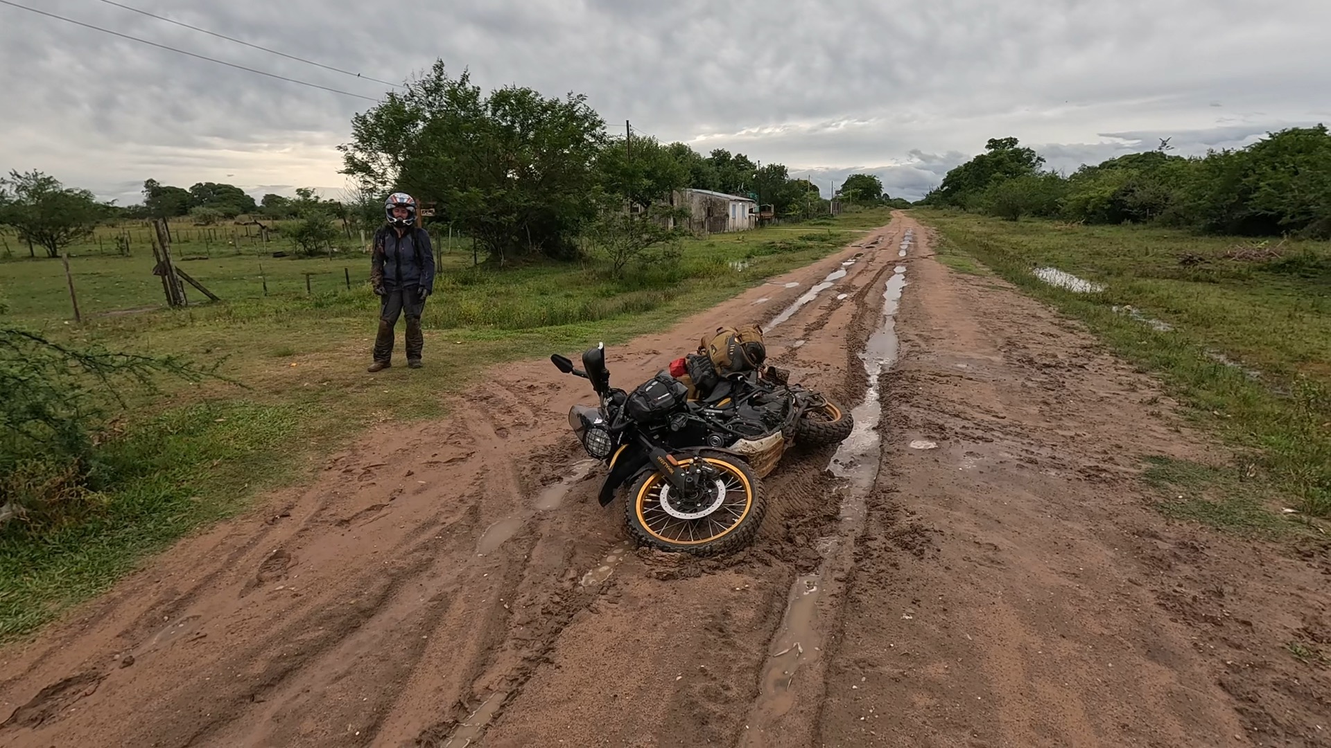 chute dans sable gorgé d'eau